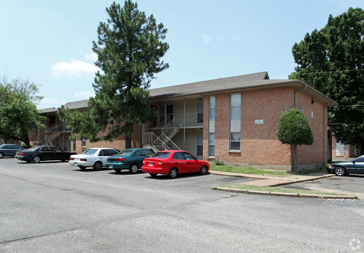 Primary Photo - Pineland Apartments