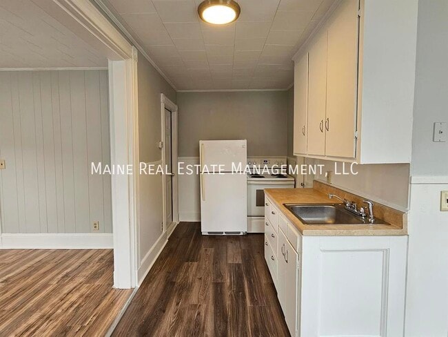 Building Photo - 31-33 Pine St. Unit-2