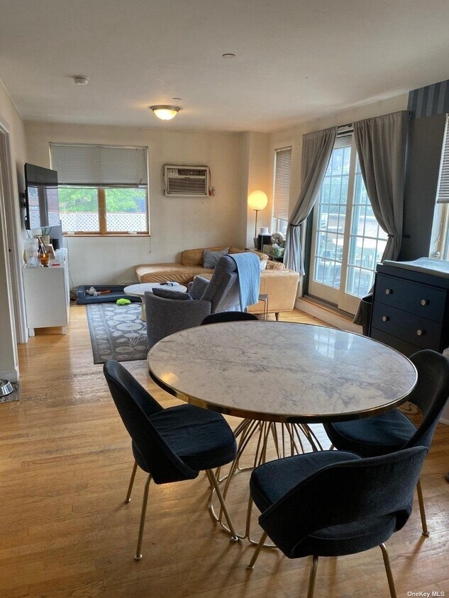 Foto principal - 37-15 23rd Ave