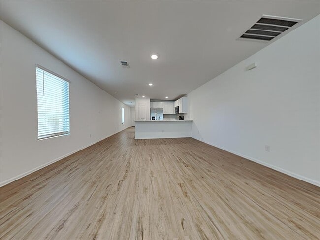 Building Photo - 621 Roaring Fls Dr