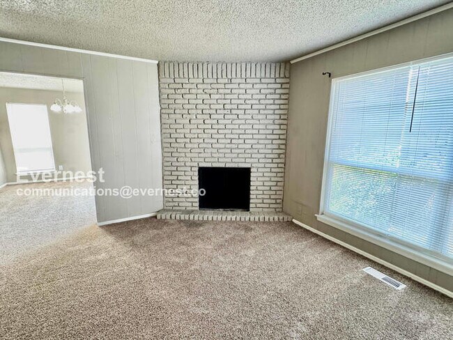 Foto del edificio - 8131 E 65th Pl