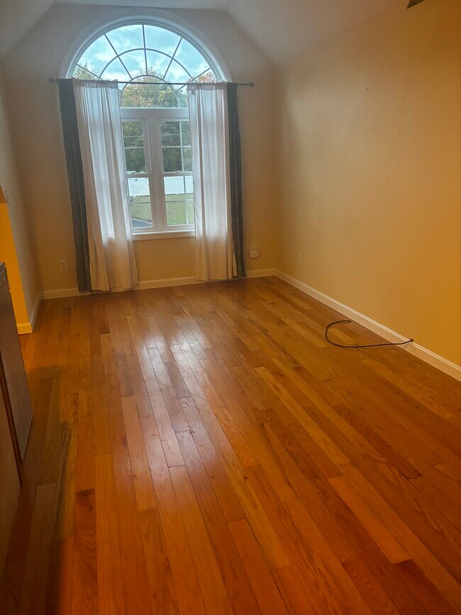 4 Ledgewood Ln, Epping, NH 03042 House Rental in Epping, NH