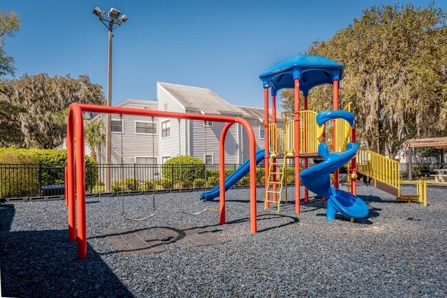 Área de juegos para niños en el complejo - Boardwalk