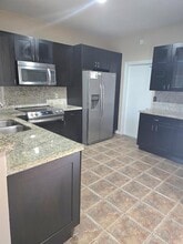 Building Photo - 2082 Madeira Dr