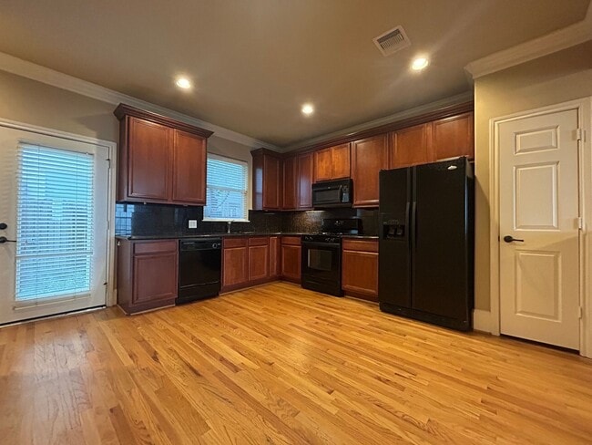 Building Photo - 1724 Aden Mist Dr