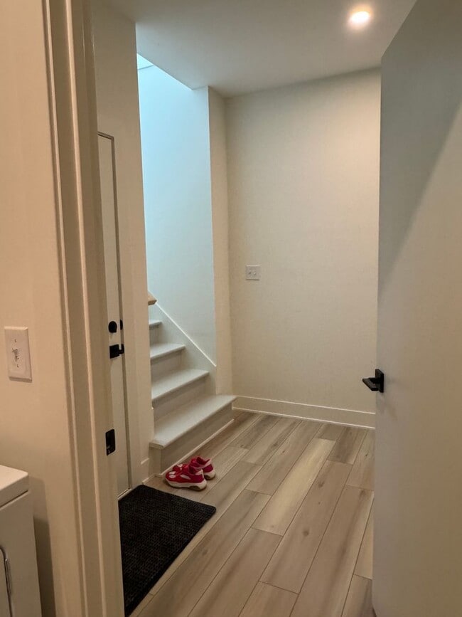 Building Photo - Vaulted Ceilings & Hardwood Floors in This Charming Indianapolis L