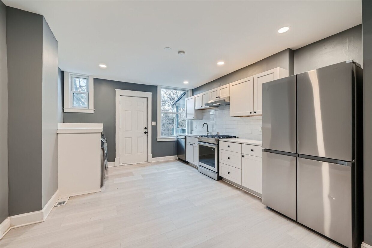 Primary Photo - 3 beds 1.5 Baths | $1650 | 1642 Ashburton ...