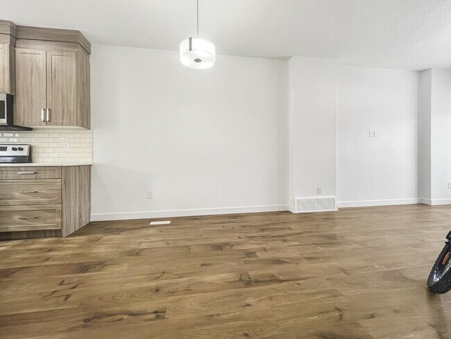 Building Photo - 9473 Colak Ln SW