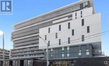 Building Photo - 120-120 Varna Dr