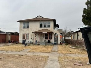 Building Photo - 415 S Cherry St