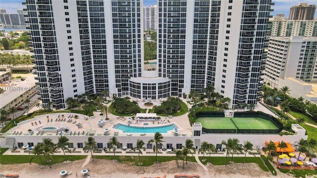 Foto del edificio - 19111 Collins Ave