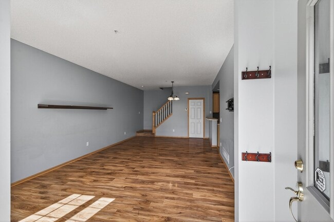 Foto del edificio - The Lakes Townhome