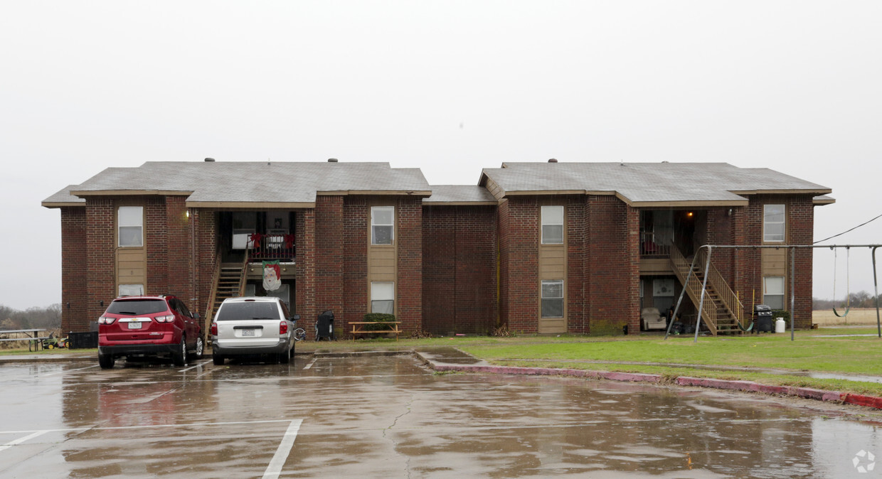 Primary Photo - Quinlan Squares Apartments