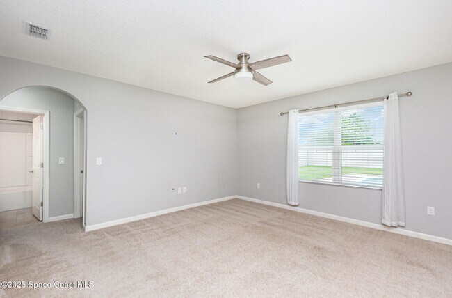 Foto del edificio - 112 Alamere Dr SW