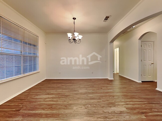 Building Photo - 5525 Haun Dr