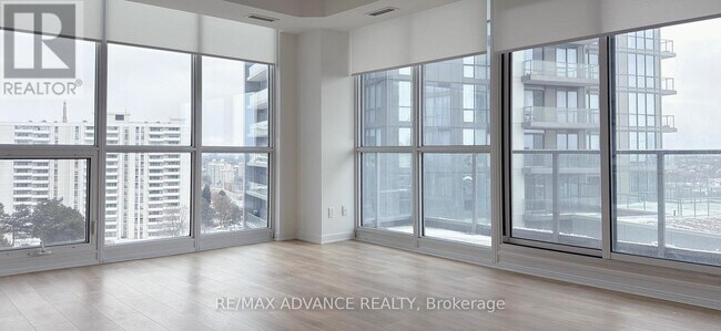 Photo du bâtiment - 38 Forest Manor Rd