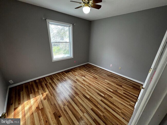 Foto del edificio - 8480 Ashby Ave