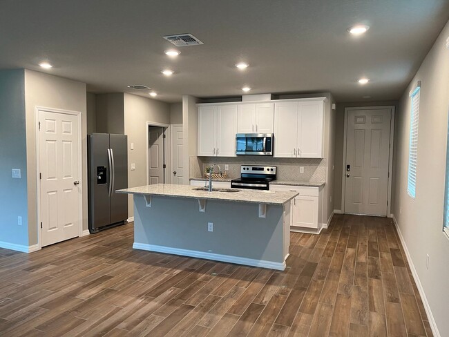 Photo - 437 Legacy Lp Townhome