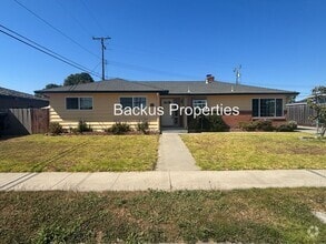 Building Photo - 209 La Mesa Dr