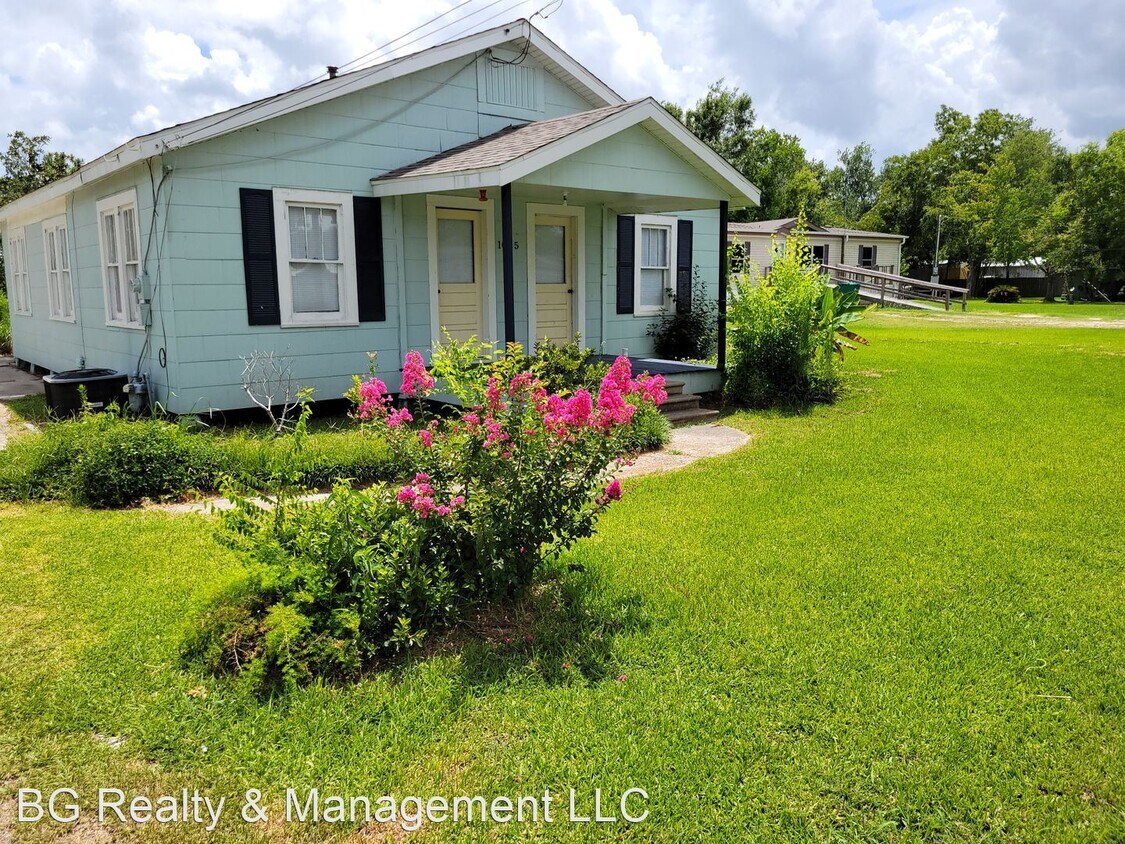 3 br, 1 bath House 1025 Mildred St. House Rental in Sulphur, LA