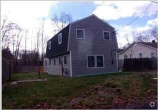Building Photo - 13 Crestwood Rd