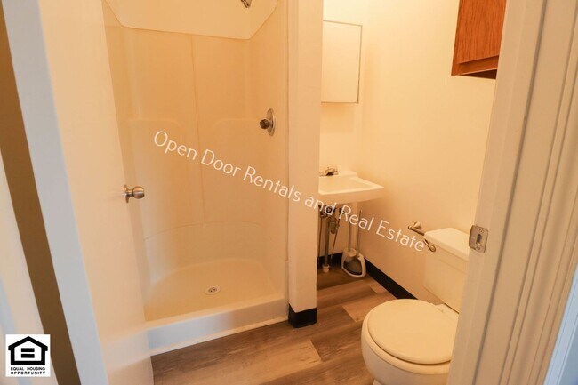 Foto del edificio - 255 S Wayne St