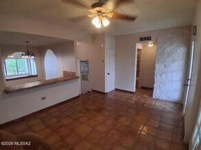 Building Photo - 7777 E Golf Links Rd