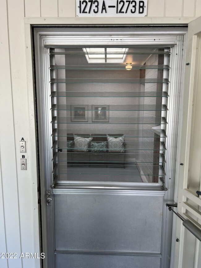 Foto del edificio - 1273 E Maryland Ave