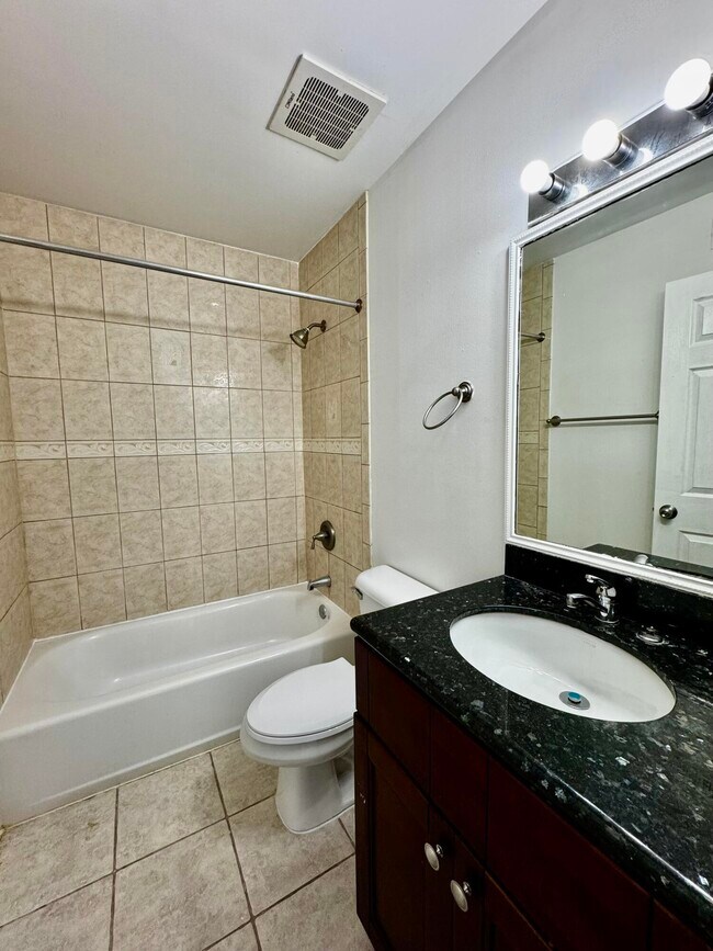 Building Photo - 994 Lake Terry Dr