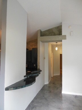 Building Photo - 7914 Rose Ave
