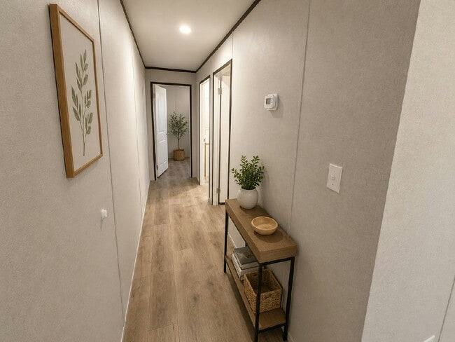 Building Photo - 204 Lakeside Garden Cir