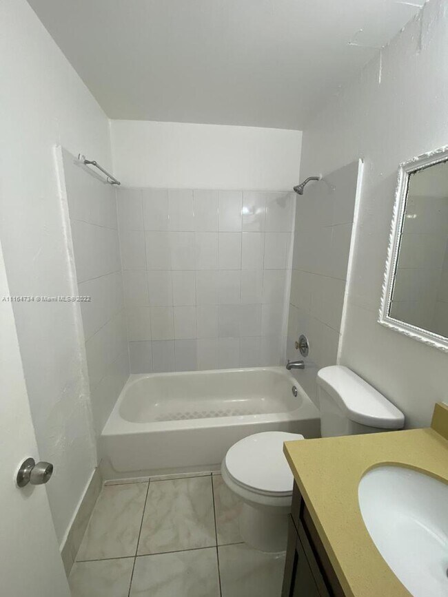 Foto del edificio - 1859 NW 46th St