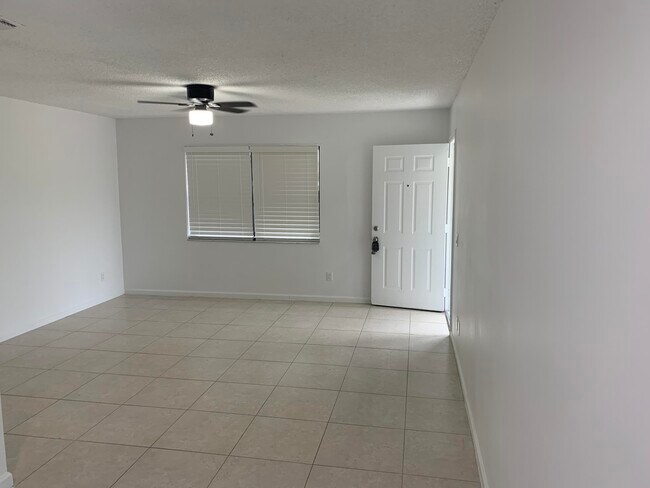 Building Photo - 3119 Florida Mango Rd