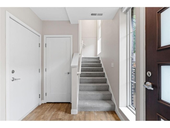 Building Photo - 120 Hennepin Ave