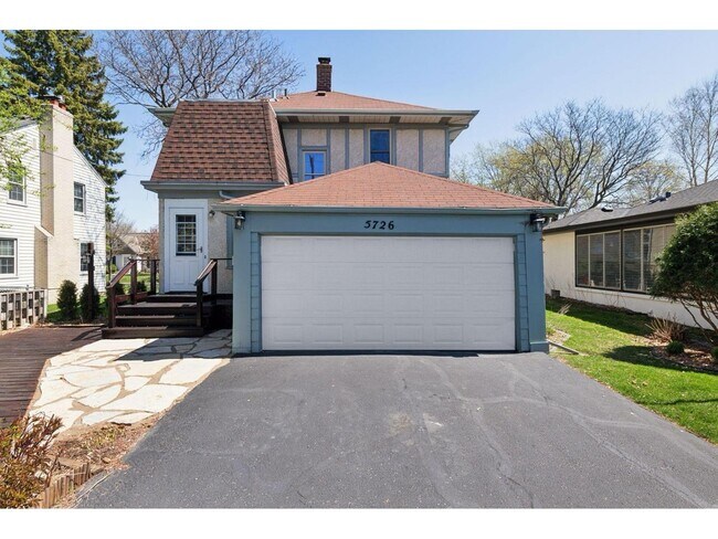 Building Photo - 5726 Garfield Ave