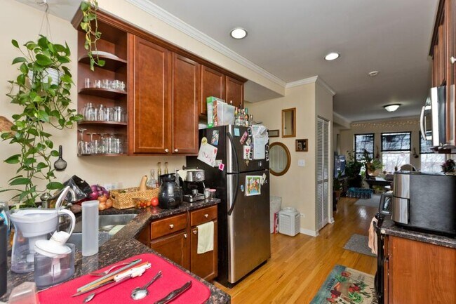 Foto del edificio - 1 bedroom in Chicago IL 60618