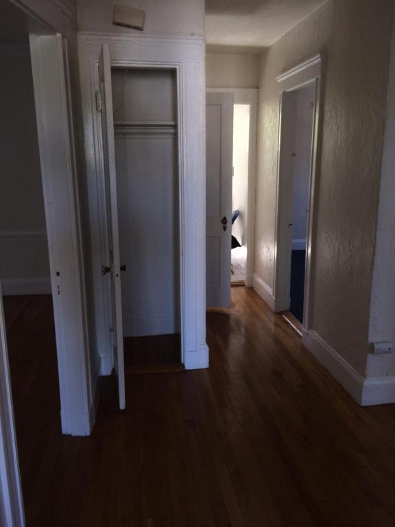 Building Photo - 571 Hyde Park Ave,