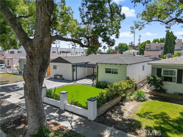 Building Photo - 334 W Valencia Ave