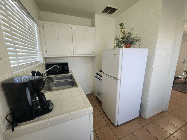 Foto del edificio - 7153 Elm Ave
