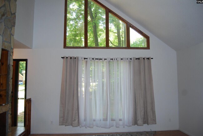 Building Photo - 145 Chinquapin Cir