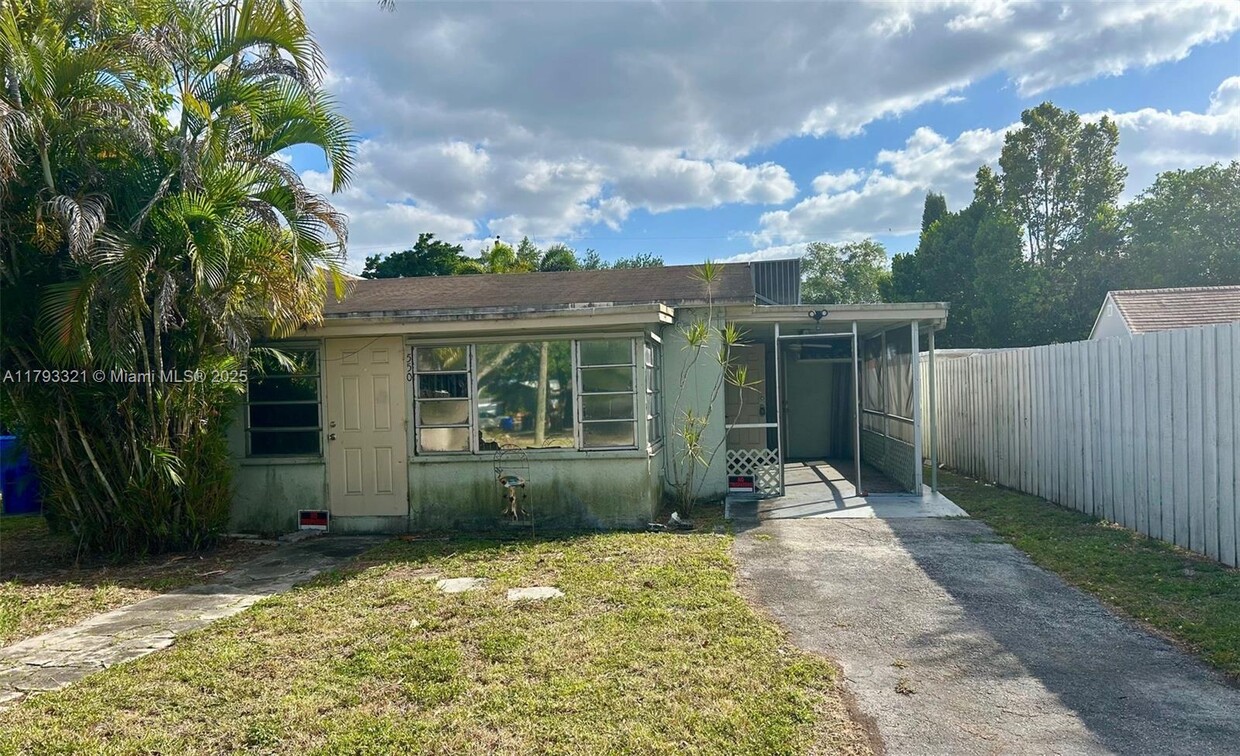 Primary Photo - 550 N 58th Ave