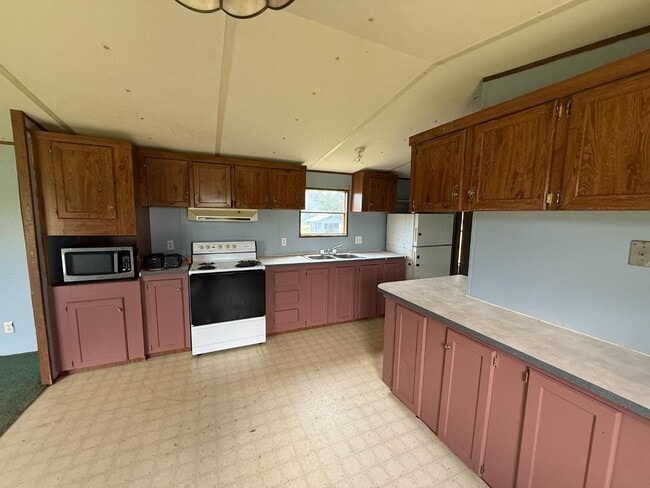 Building Photo - 43489 Claxton Cir
