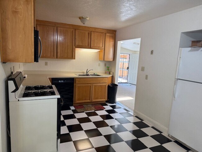 Foto del edificio - Cozy 3-Bedroom Home for Rent in Tracy!