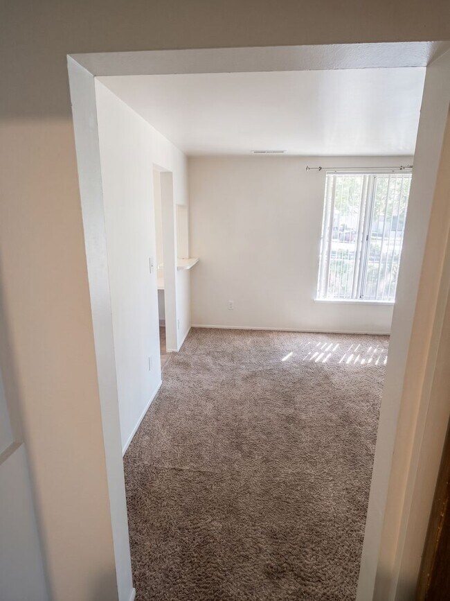 Foto del edificio - 1133 N Clarkson St