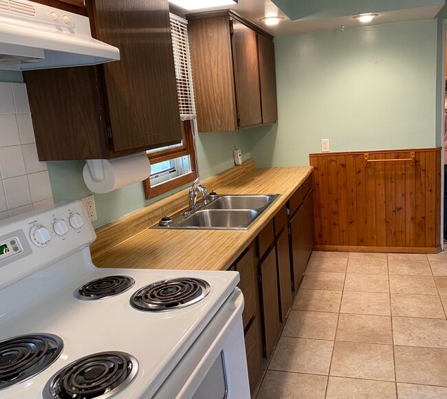 Building Photo - 4629 Cemetary Rd