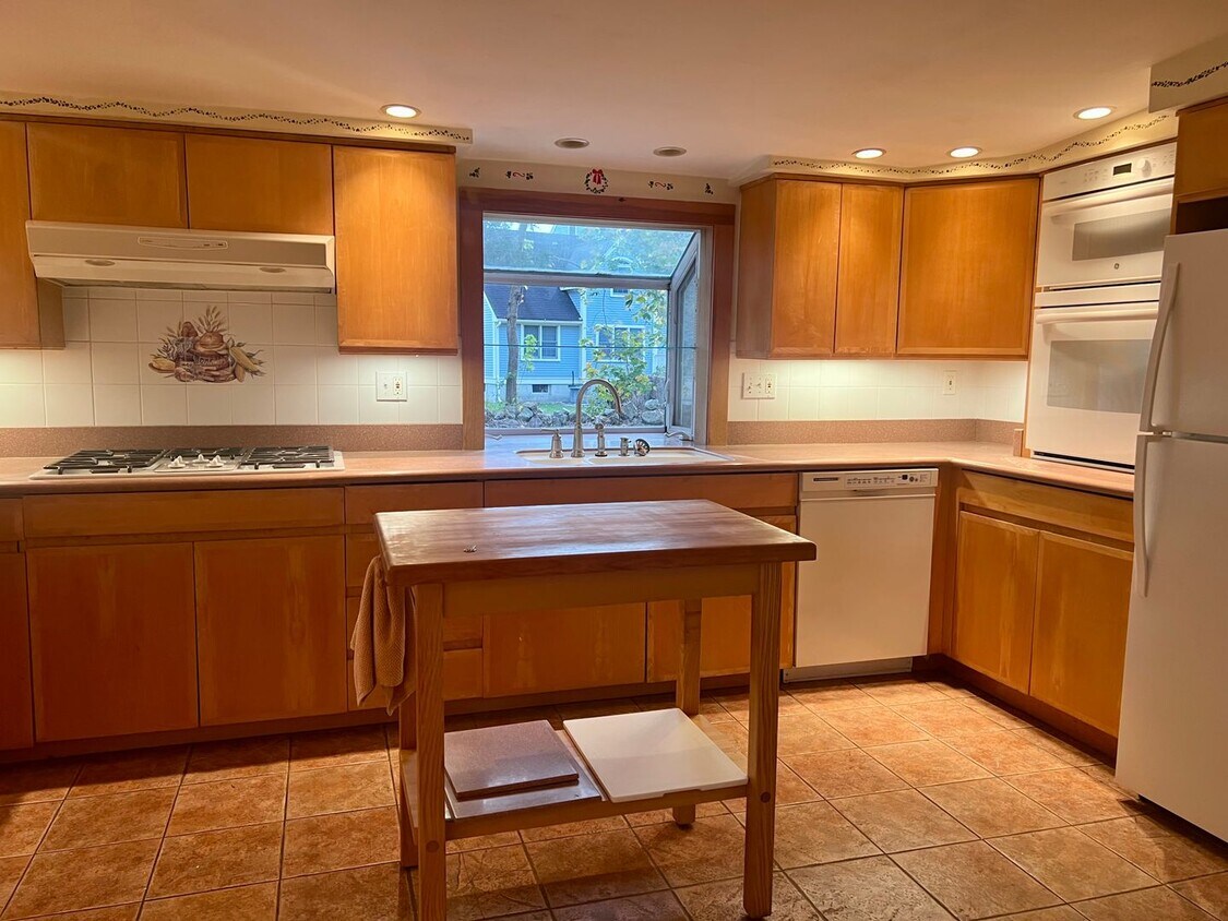 118 Central Street Apartment for Rent in Newbury, MA