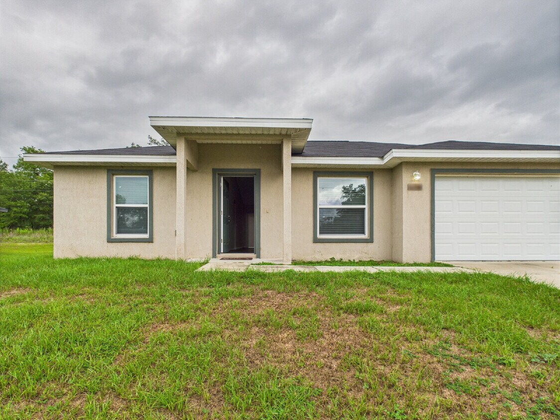 Primary Photo - Modern 3/2 Home for Rent in Ocala – Move-I...