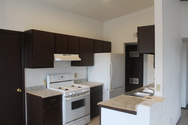 Foto del edificio - 1655 Victor Lopez Dr