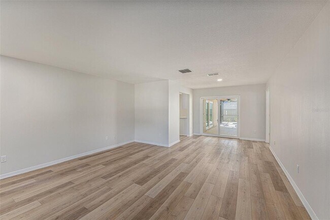 Foto del edificio - 3058 Hidden Hills Dr