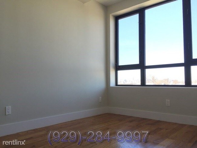 Building Photo - 335 Herkimer St